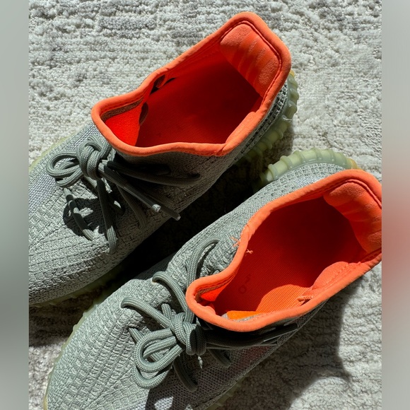 Yeezy sneakers, Male size 7,5 , condition is like a new ! - Picture 3 of 7